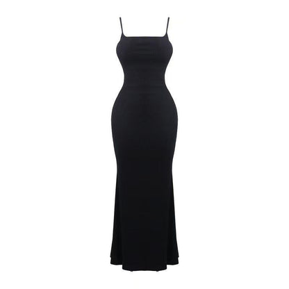 👗 Slim-Fit Spaghetti Strap Dress – solid, simpel, schön.