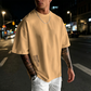 💥👕 LOSE FIT – VOLLE BEWEGUNGSFREIHEIT. Kurzarm-Shirt für Männer. Urban Style, atmungsaktiv & alltagstauglich. Ob Stadt, Couch oder Café – du siehst immer gut aus. ⚡🌆