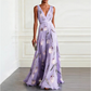 🌼 Elegantes V-Ausschnitt Maxikleid mit Tulpenprint – Zeitlos, feminin, leicht & luftig.